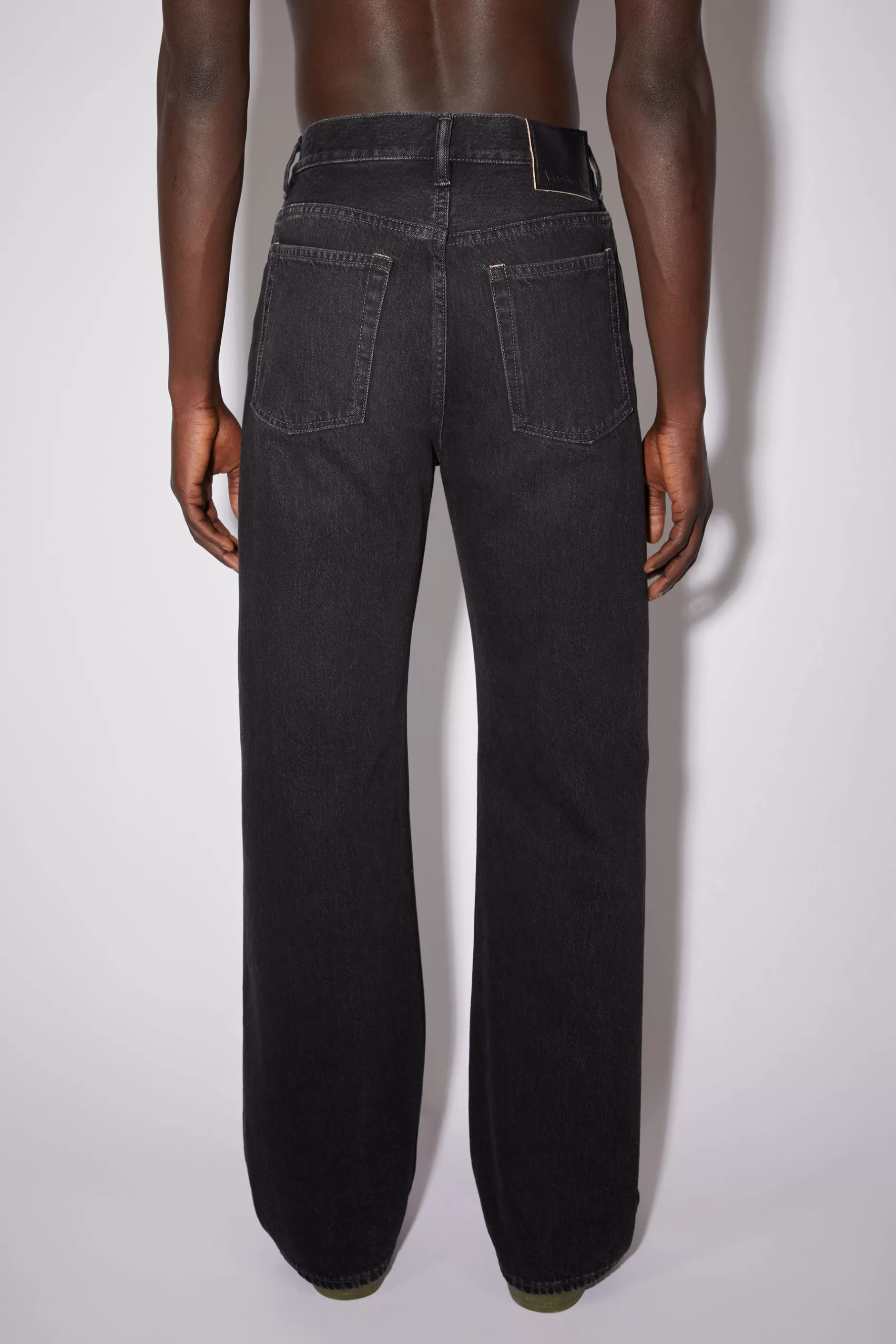 Acne Studios Boot-Cut-Jeans In Lockerer Passform Schwarz Shop