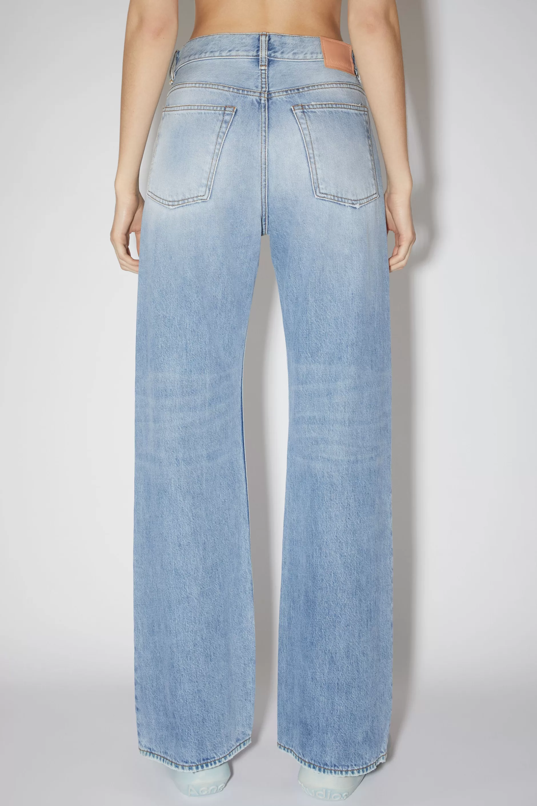 Acne Studios Boot-Cut-Jeans In Lockerer Passform Hellblau Fashion