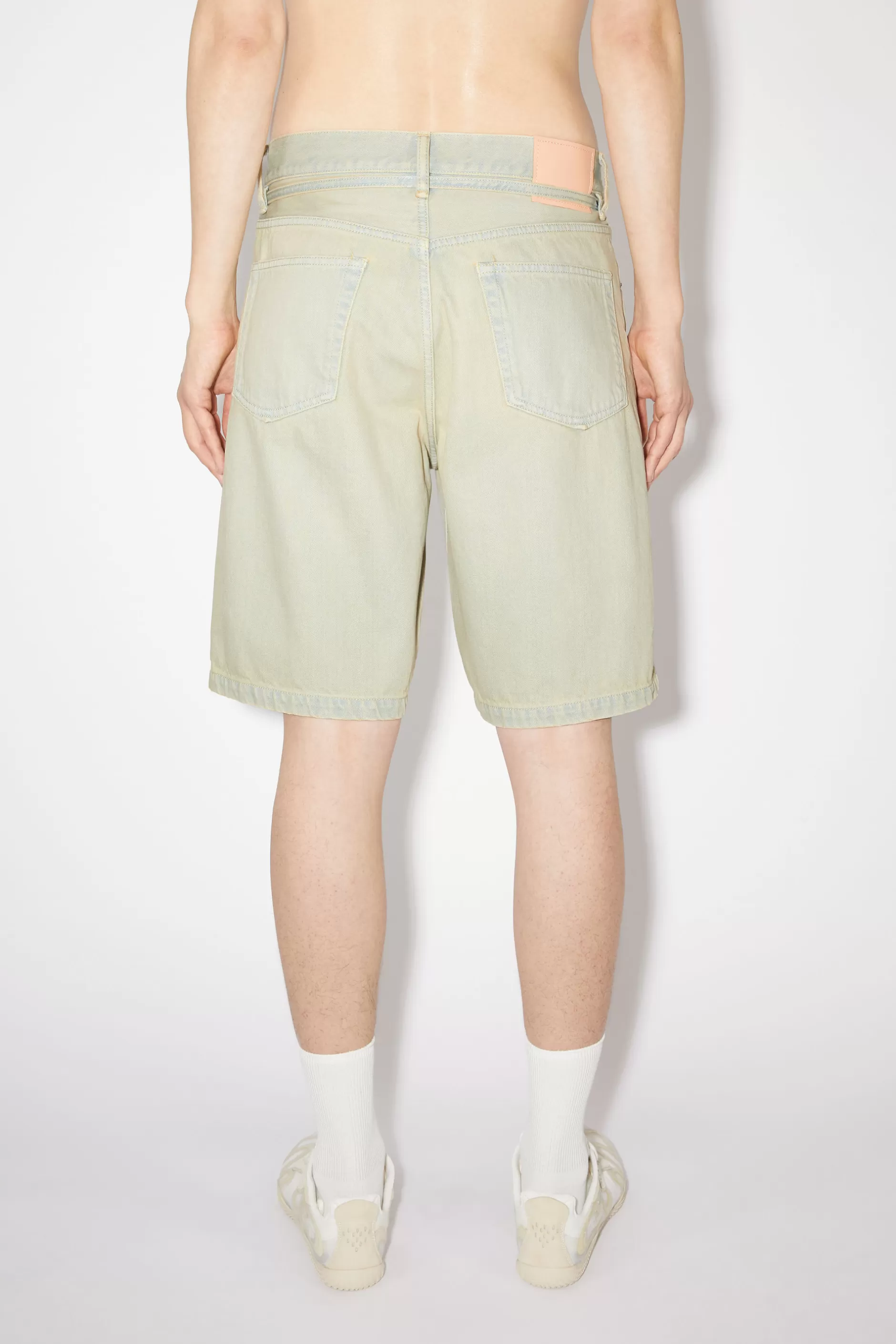 Acne Studios Denim-Shorts Mit Lockerer Passform Blassgelb/Blassblau Outlet