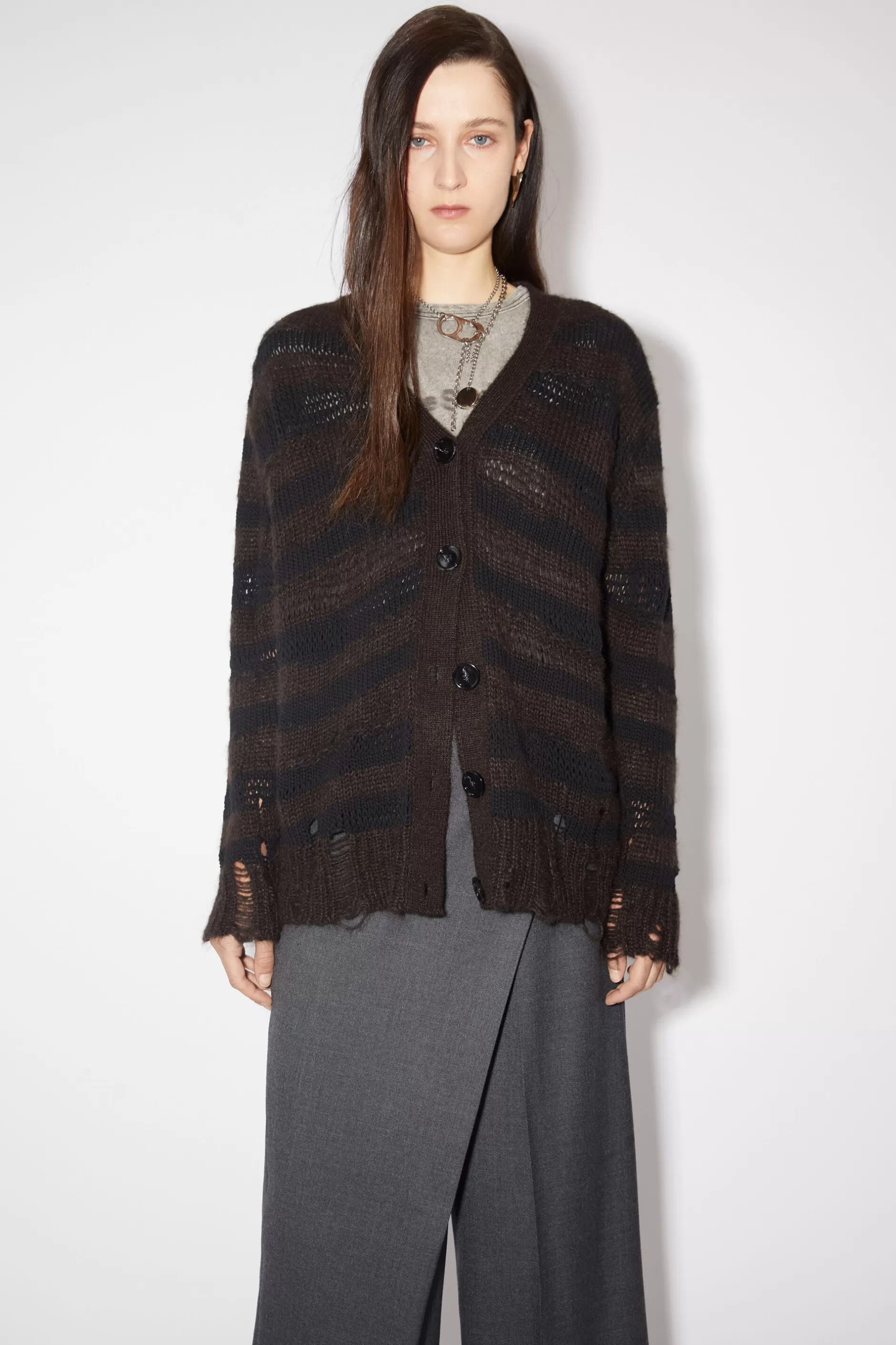 Acne Studios Gestreifter Cardigan Im Used-Look Warmes Holzkohlengrau/Grau Sale