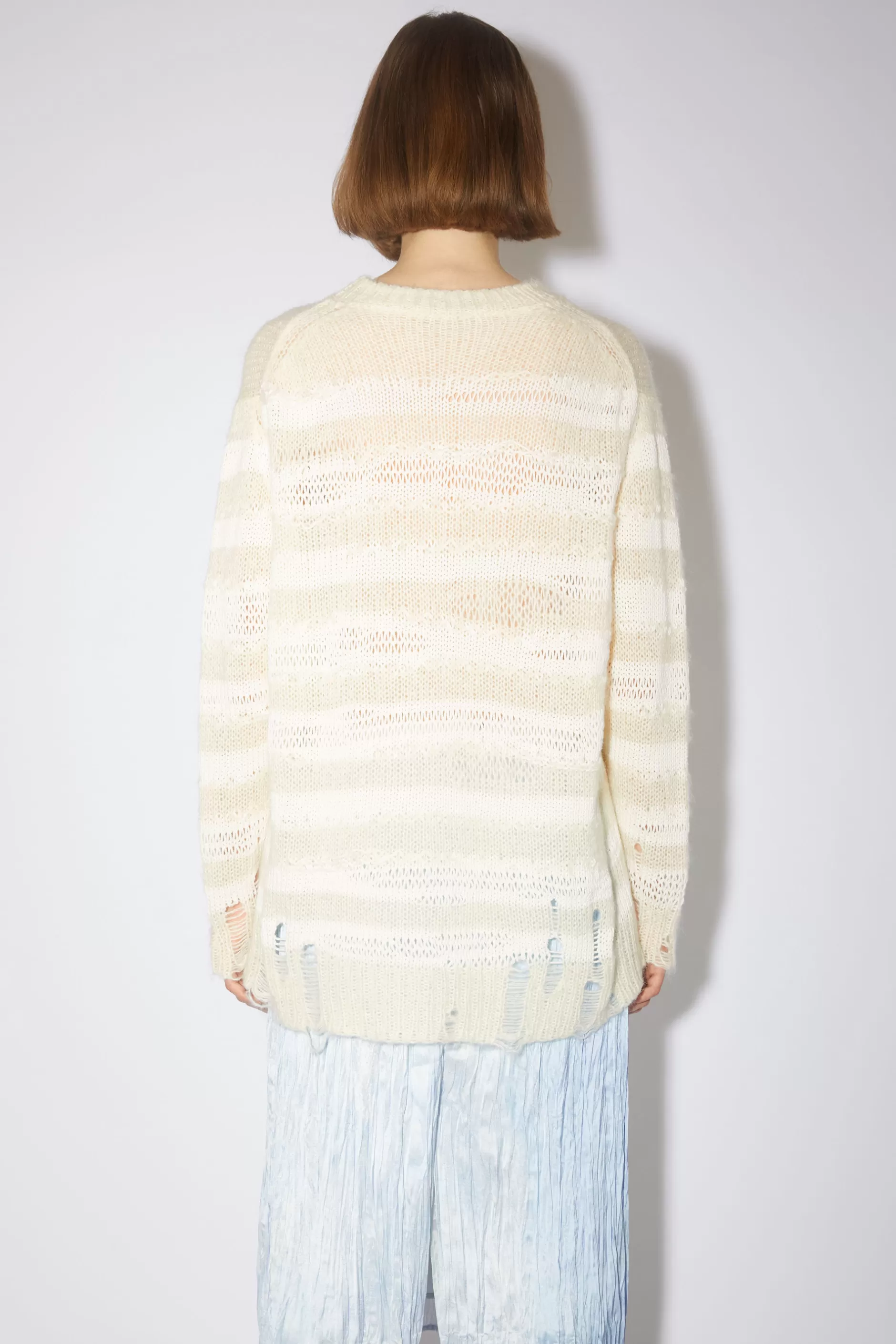 Acne Studios Gestreifter Pullover Im Used-Look Naturweis/Weis Outlet