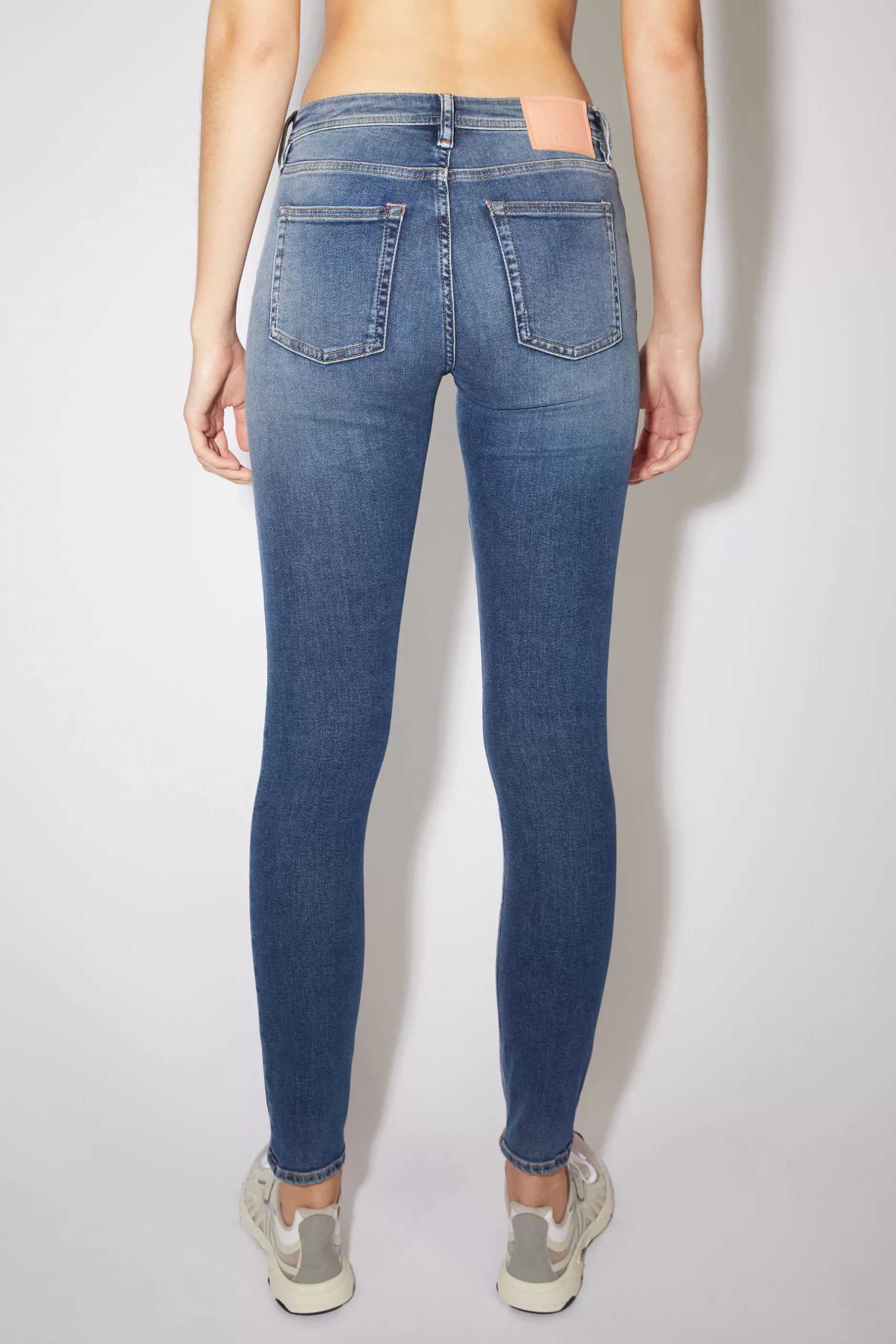 Acne Studios Jeans In Enger Passform Mid Blue New