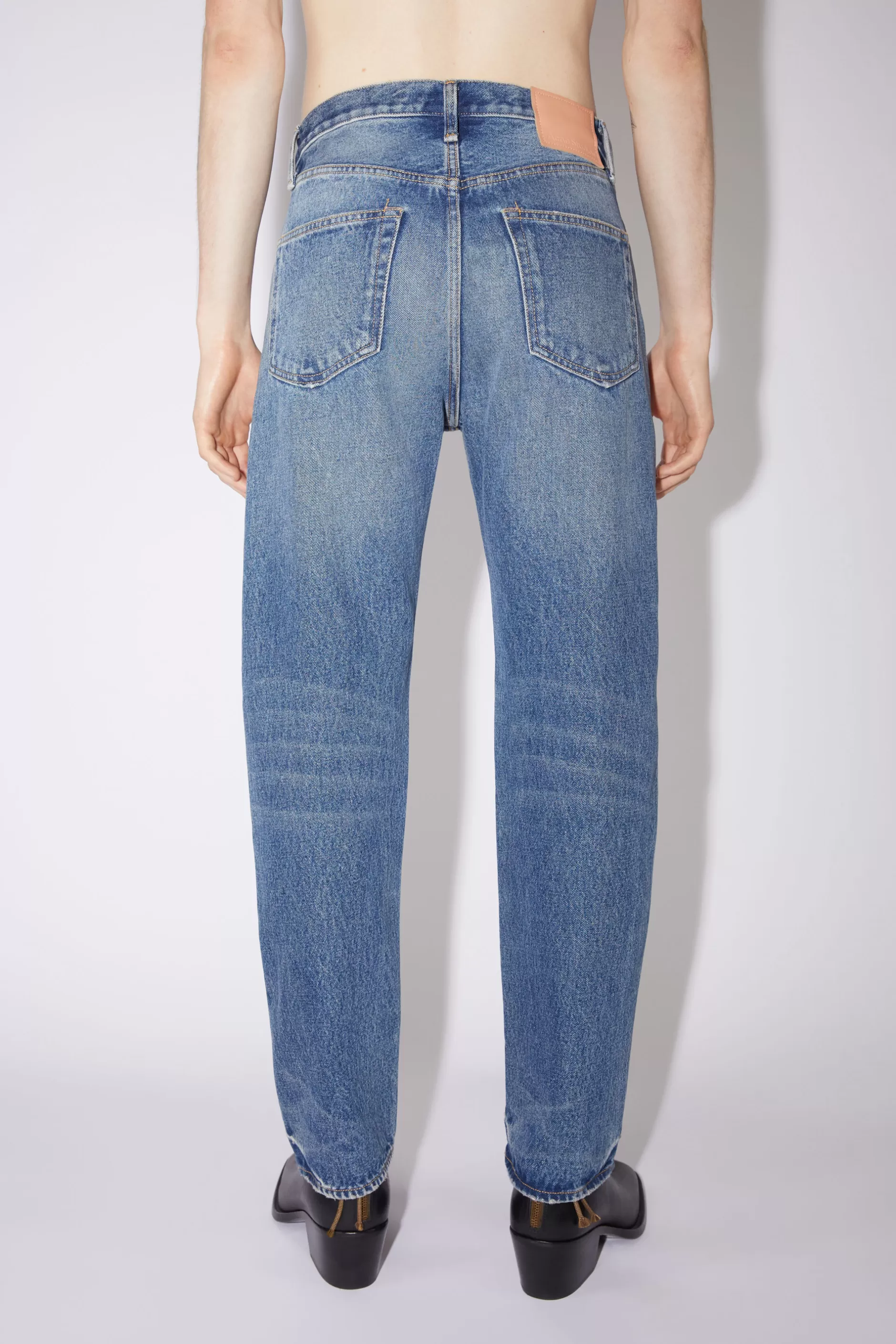 Acne Studios Jeans In Lockerer Passform – 2003 Mid Blue Shop