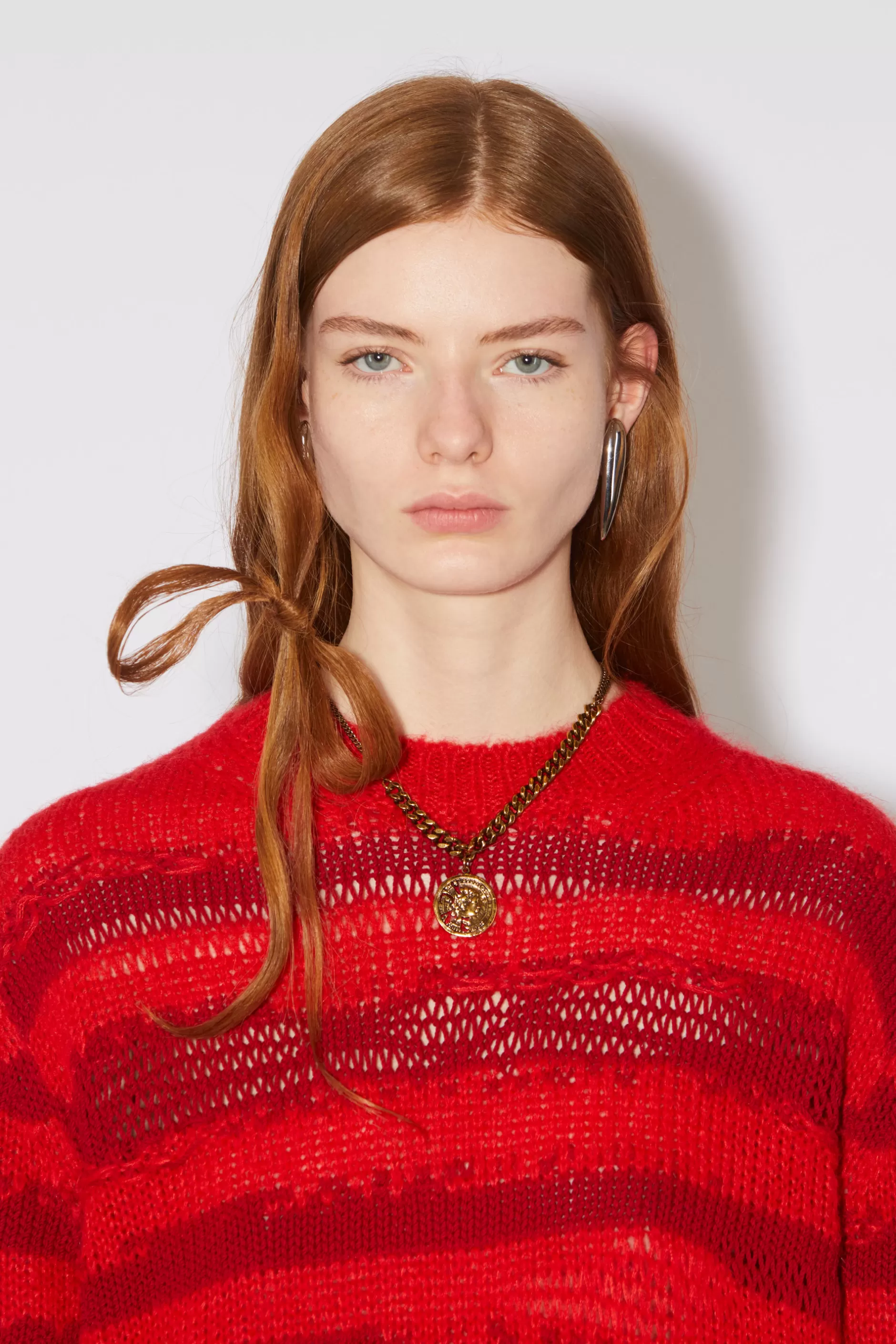 Acne Studios Lange Halskette Mit Munzanhanger Antikgold Shop