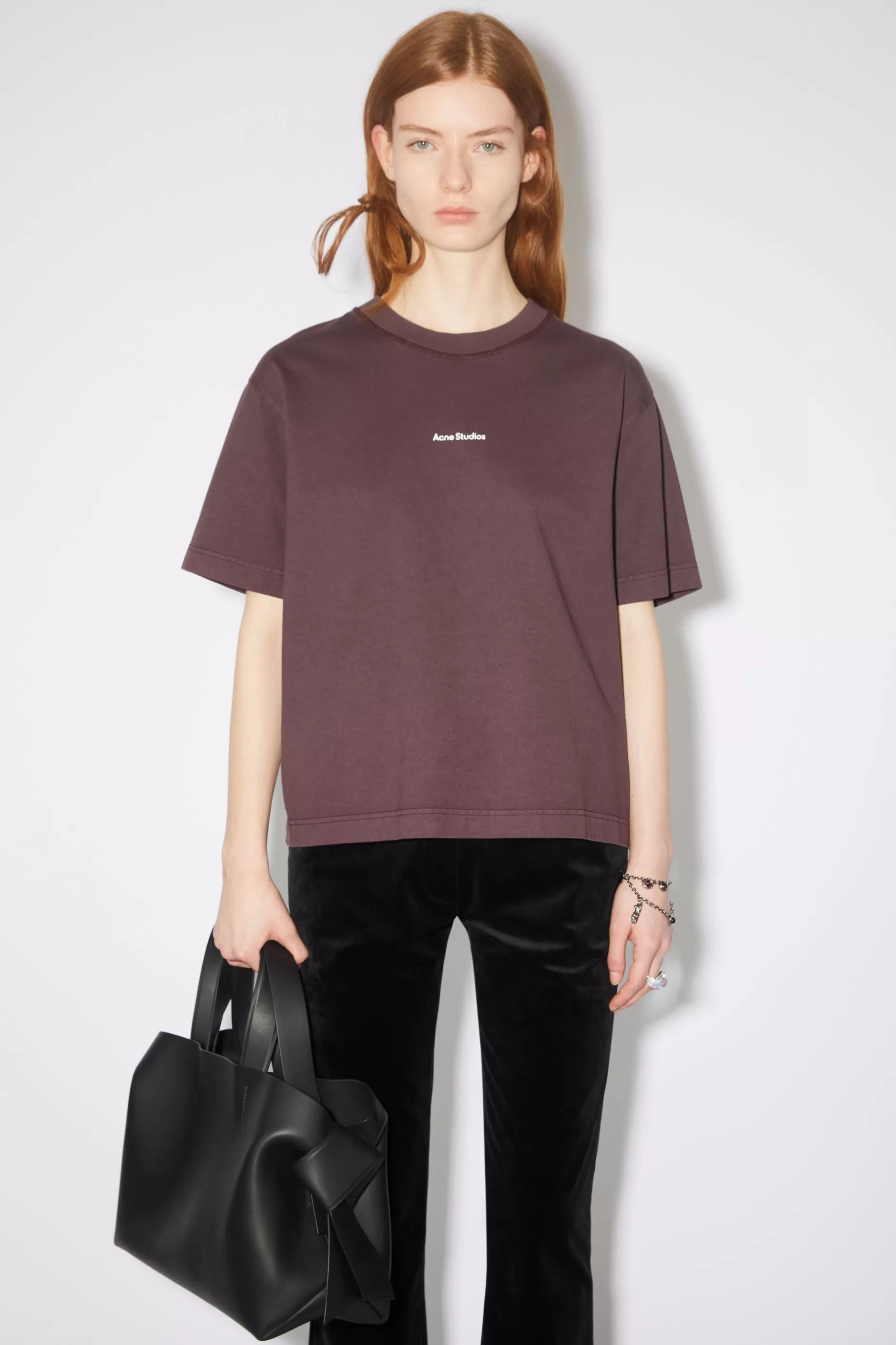 Acne Studios Logo-T-Shirt Aubergine Store