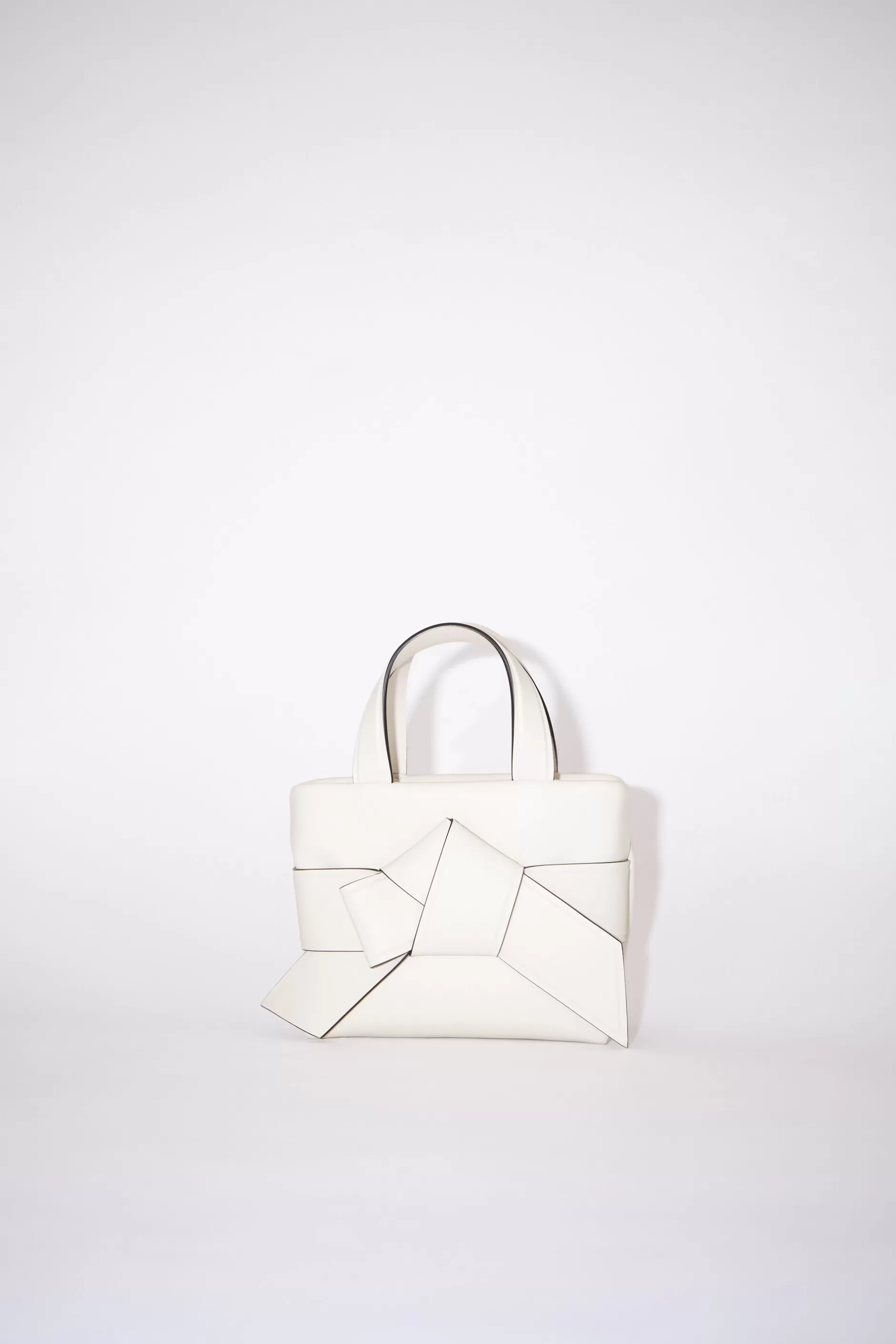 Acne Studios Musubi Micro Tote Weis/Schwarz Outlet