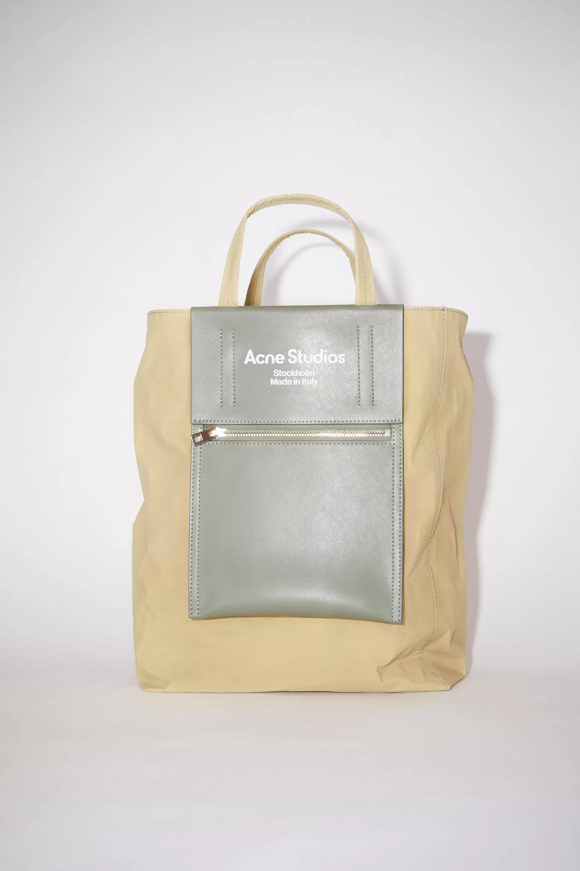 Acne Studios Papierartige Tote Aus Recyceltem Nylon Olivgrun/Grun New