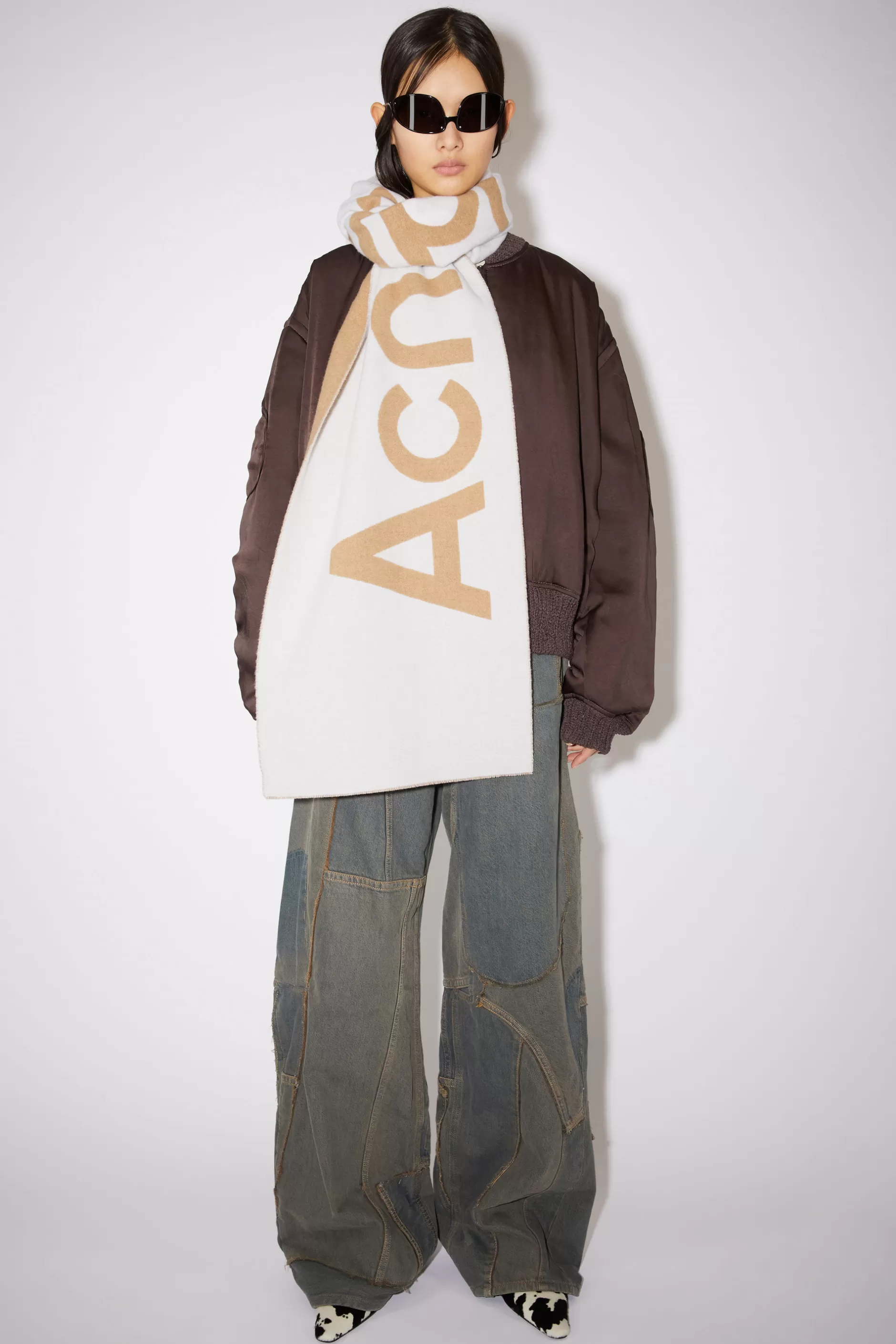 Acne Studios Schal Mit Logo-Jacquardmuster Haferbeige/Camel Outlet